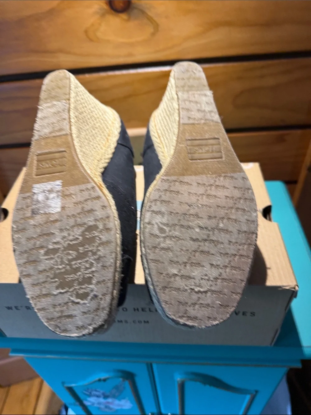 Toms black canvas